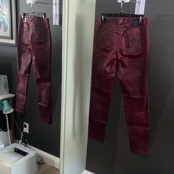 🛑 1 hour sale. Armani Exchange, merlot color jeans/pants, slight distress, sz 6 - Picture 7 of 13